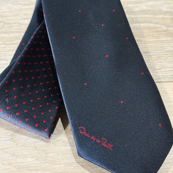 Vintage Oscar de La Renta Mens Silk Tie Embroidered Spellout Logo Navy Red Dots - Picture 2 of 5